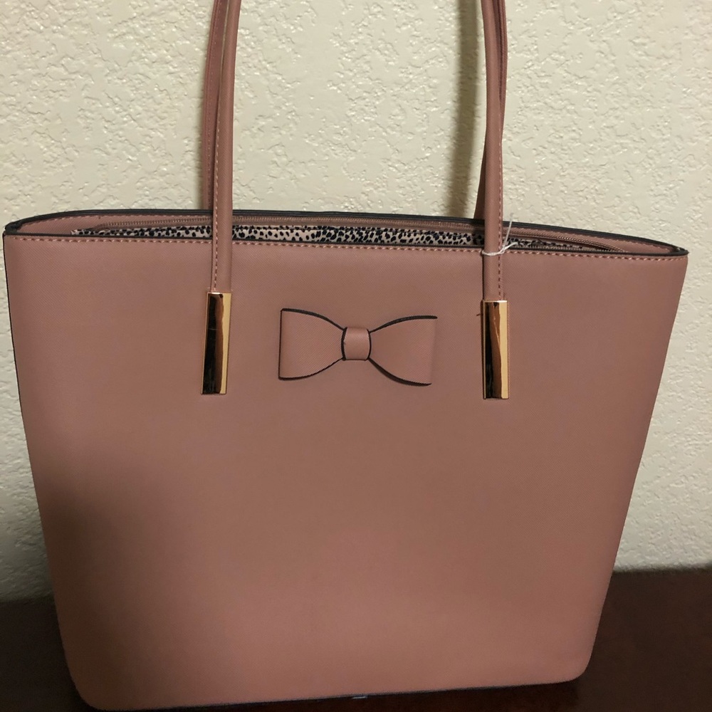 SOLD 🖤🖤🖤🖤Blush colored large tote